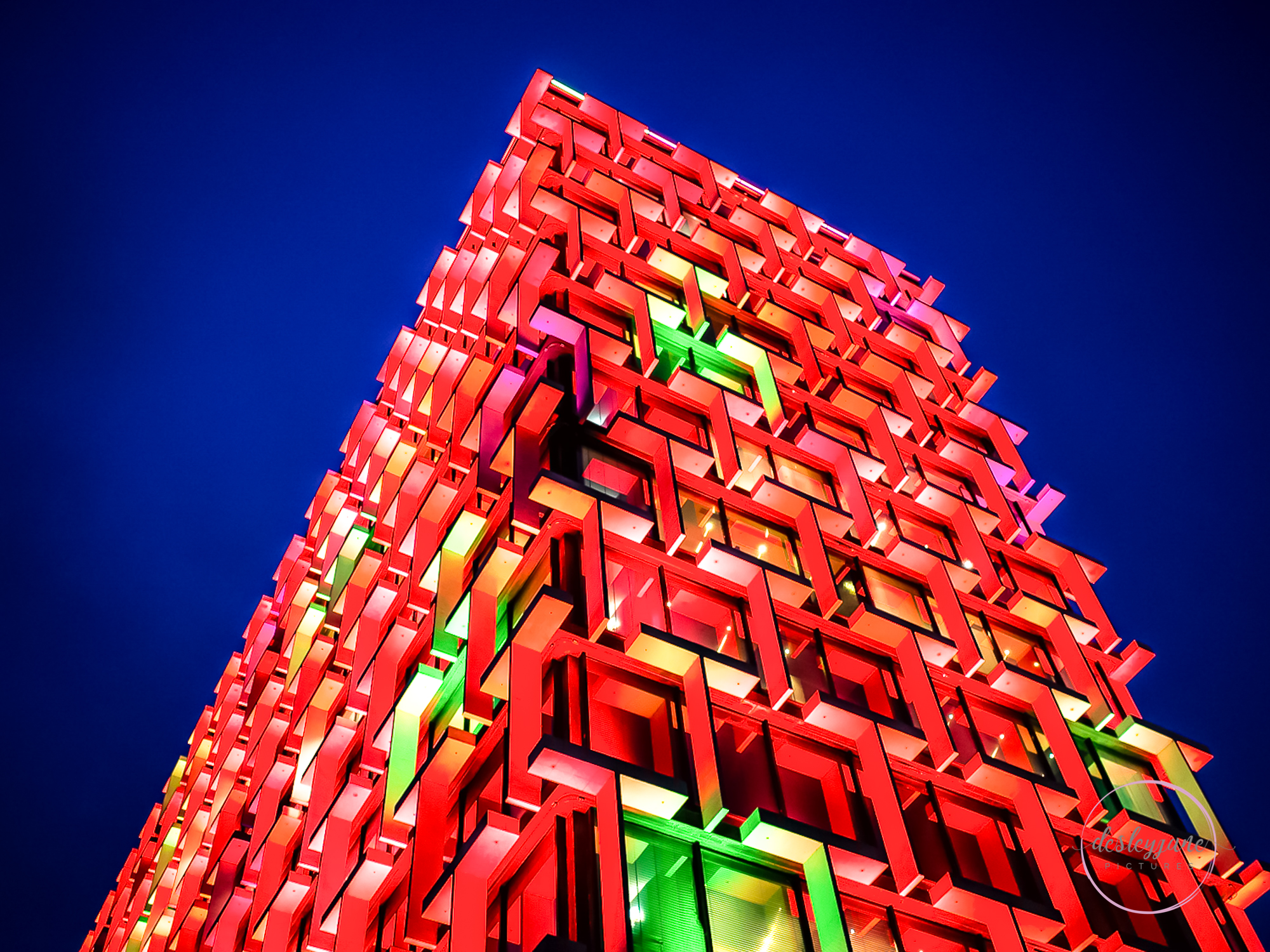 Building with Glass-10